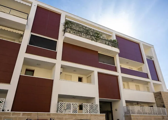 Elegant Location In Florence - 2 Free Parking!